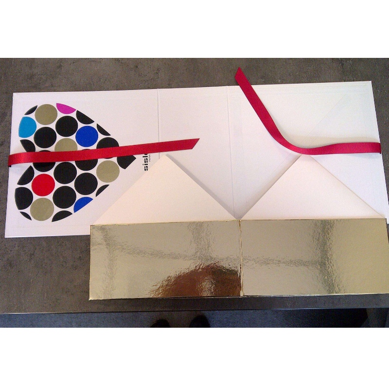 ورقة بيضاء ورقة هدية مربع للمجوهرات مستحضرات التجميل والعطور مع مقبض